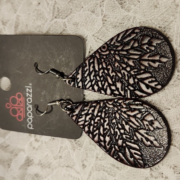 Paparazzi Everyone Remain Palm Leather Earrings - Picture 1 of 2